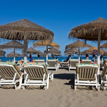 Relaxing Beach Apartment In Fuengirola Parking Exterior photo