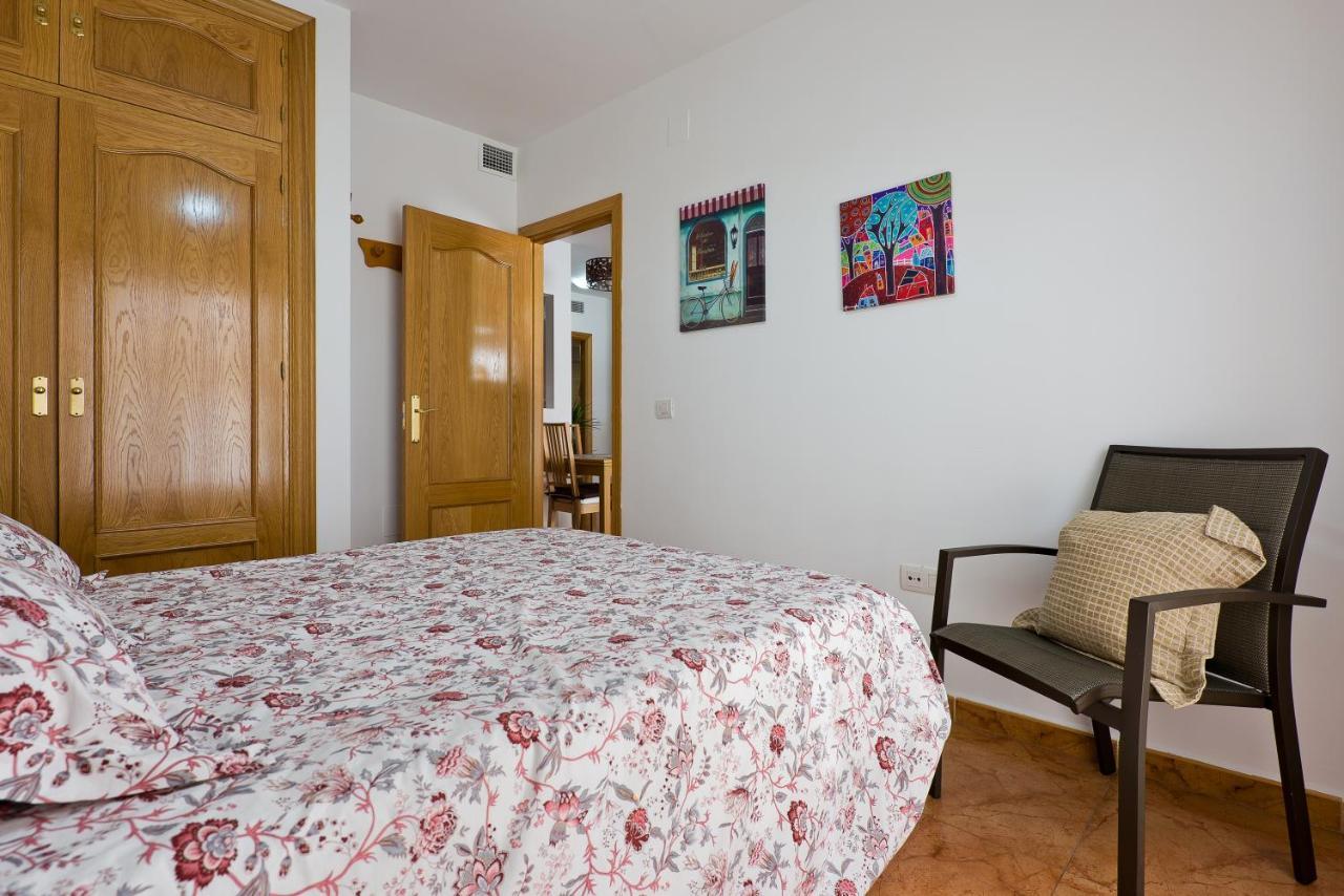 Relaxing Beach Apartment In Fuengirola Parking Exterior photo