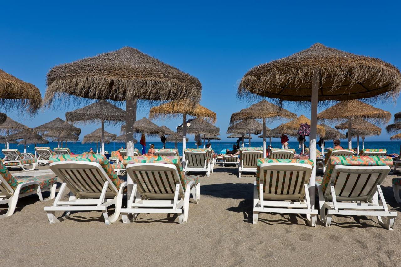 Relaxing Beach Apartment In Fuengirola Parking Exterior photo