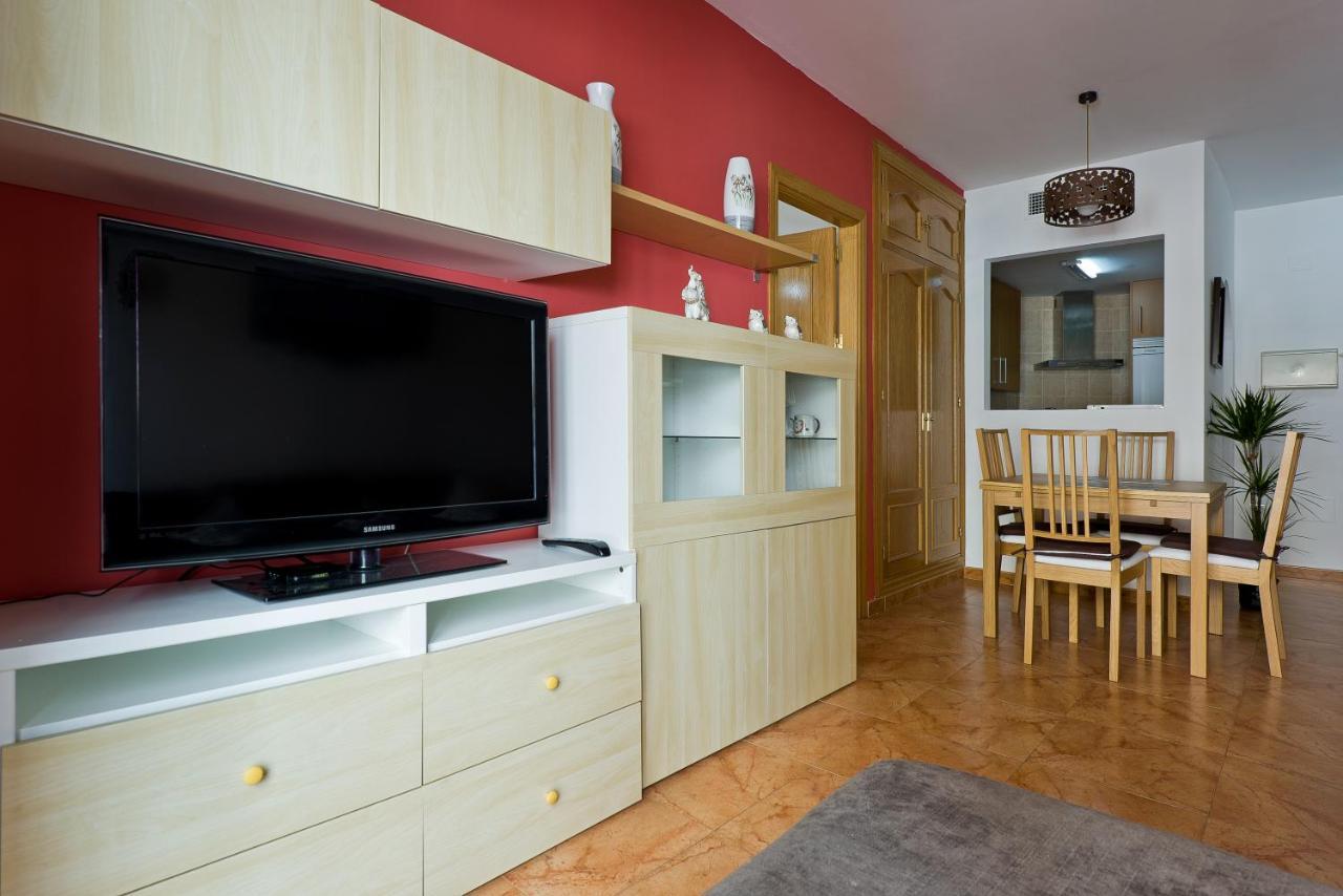 Relaxing Beach Apartment In Fuengirola Parking Exterior photo